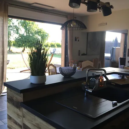 Holiday home La Longere De Chillac Campagne Chic Jacuzzi Morizes